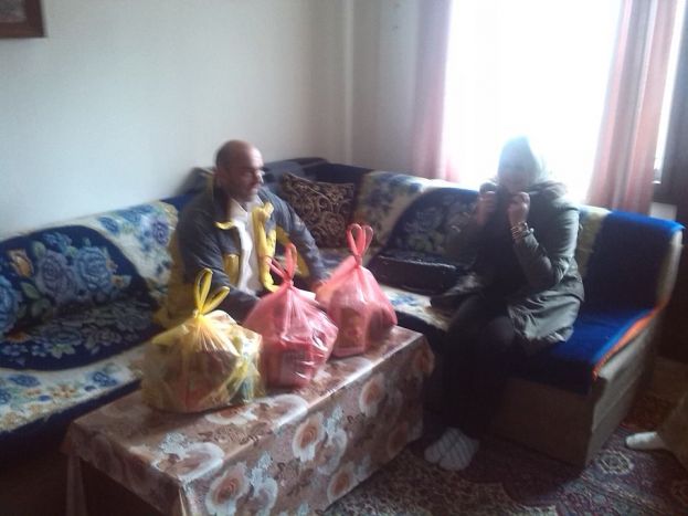 Visit  to families  and packages  distribution.