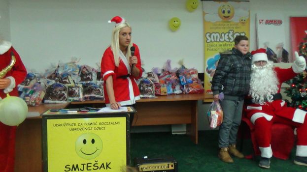 ASSOCIATION SMJEŠAK - MZ Grbavica 1 Delivery of Christmas packages
